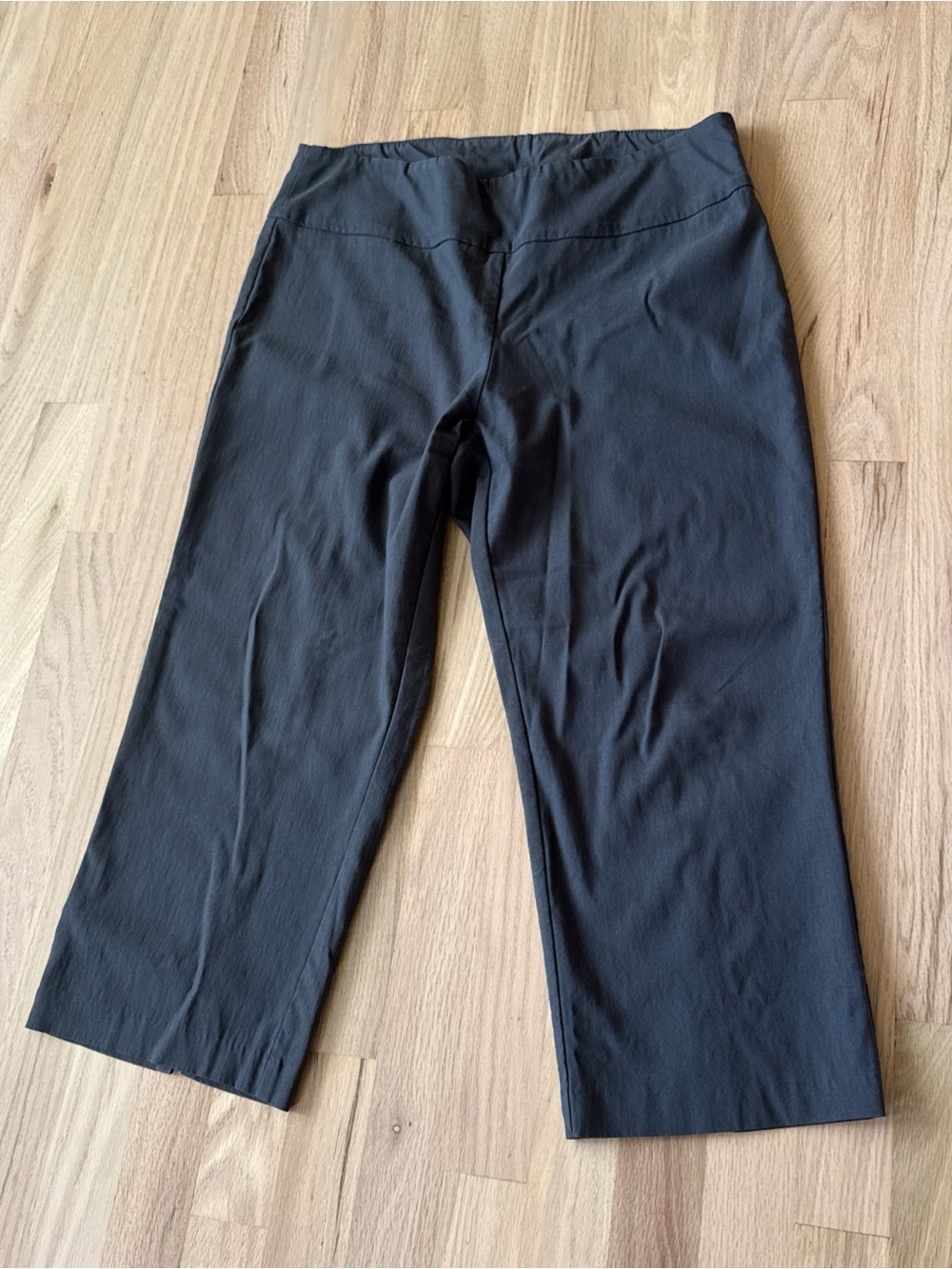 TRIBAL Pants Women’s Gray Size 12 Straight Leg Flat Front Stretch Cropped